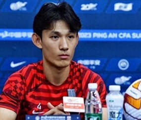 宝威体育官方网站-上港队长王燊超：娶了申花球迷，37岁仍征战中超，恩师盼他回崇明