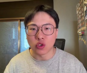 解说：湖人替补席太差让东契奇&amp;詹姆斯加班 希望艾顿季后赛再硬点