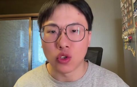 解说：湖人替补席太差让东契奇&amp;詹姆斯加班 希望艾顿季后赛再硬点